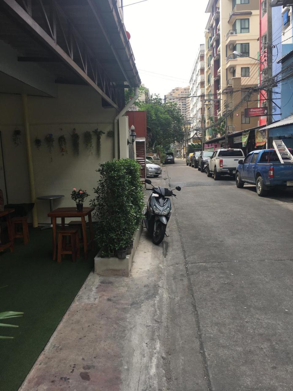 Hostel The Baan Nathong Bangkok Exterior foto